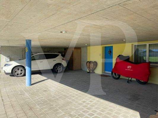 Parkplätze - überdacht