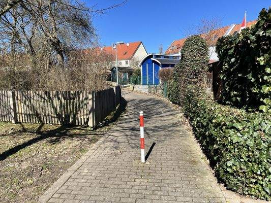 Weg zum den Gartengrundstücken