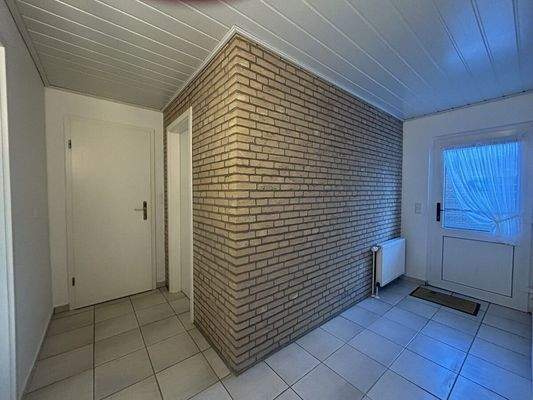 Erdgeschoss Flur und Seiteneingang