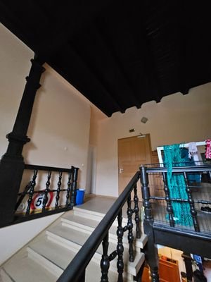 Treppe zu den 2 Wohnungen