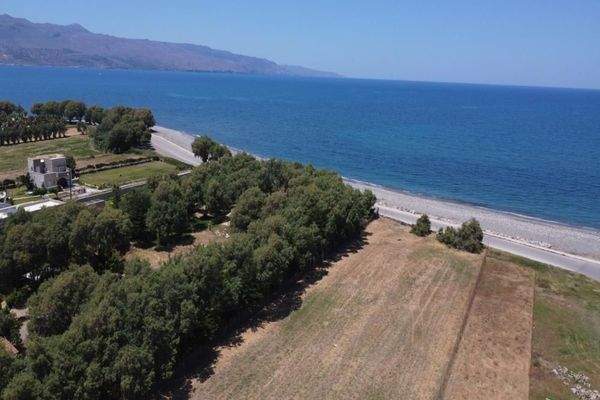 Kreta, Tavronitis: Erstklassiges Strandgrundstück mit malerischem Meerblick zu verkaufen