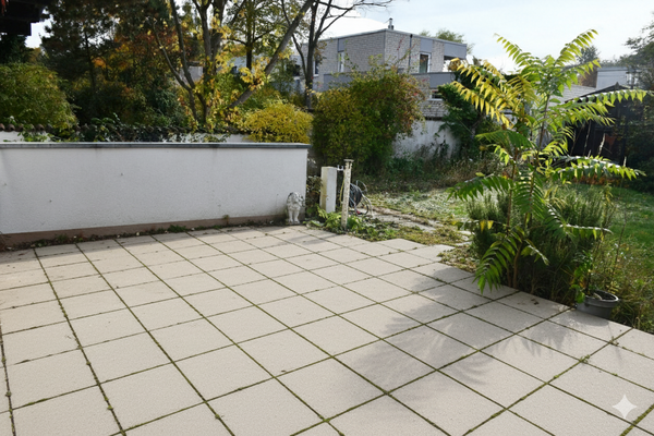 große Sonnenterrasse.png