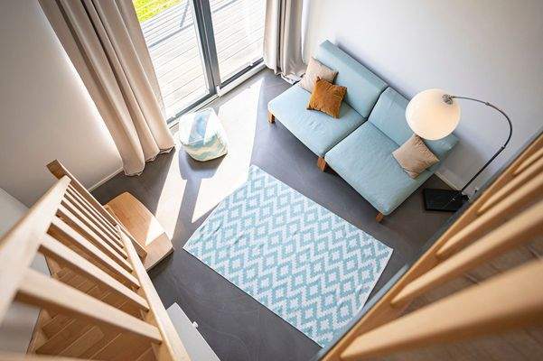 und dem Zugang zum Balkon