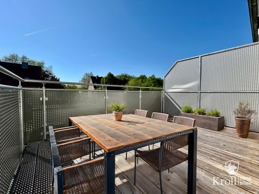 Balkon möbliert OG.jpg