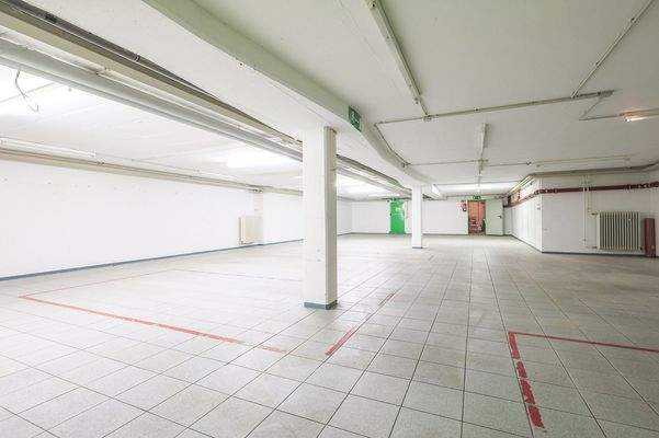 1. Gewerbe Lagerfläche UG