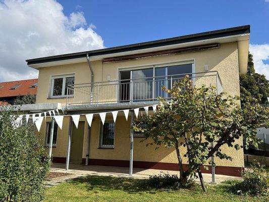 Rückansicht vom Garten aus