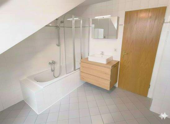 Badezimmer Möblierungsbeispiel