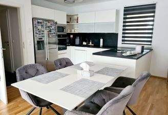 Küche und Essbereich