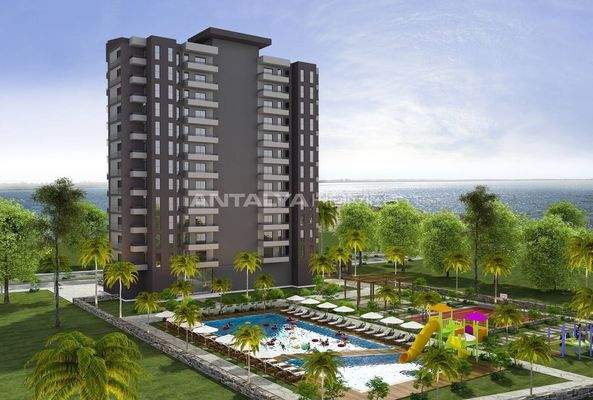 Newly-Built Properties in a Beachside Complex with Pool in Mersin