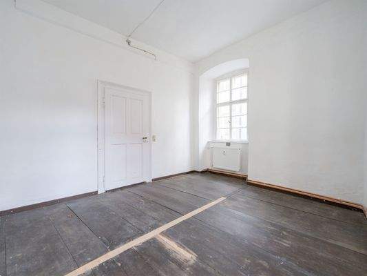 I. teilsaniertes Zimmer EG