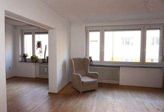 Wohnen- mit Zugang zum Essbereich