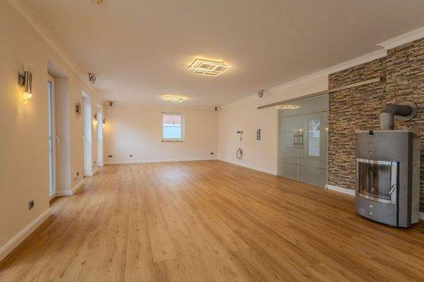 Wohn-Essbereich mit Kamin