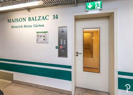 Zugang Tiefgarage ins Gebäude