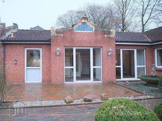 Aussenansicht und Terrasse