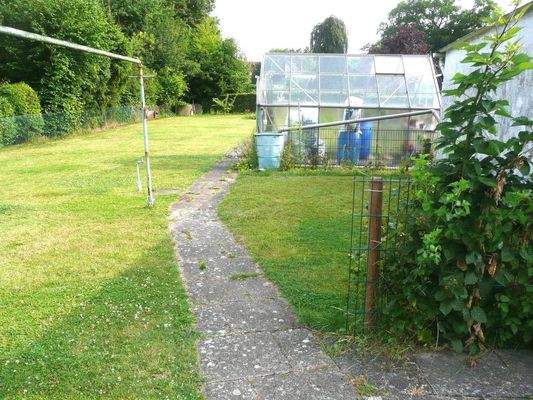 ausladender Hintergarten 