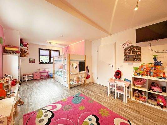 Kinderzimmer 1 (Dachgeschoss)