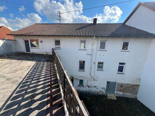 Rückansicht mit Dachterrasse