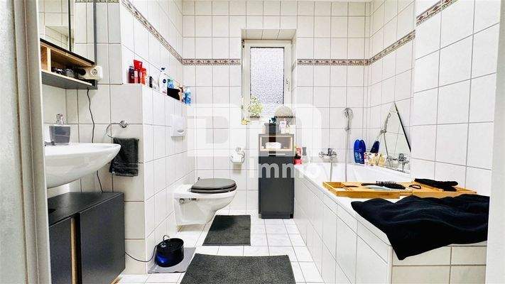 WE2 EG Badezimmer / Wanne