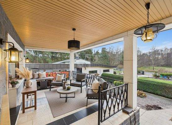 überdachte Terrasse