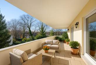 große Dachterrasse mit herrlichem Ausblick