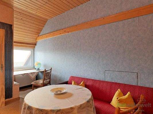 Couch und Arbeitsecke