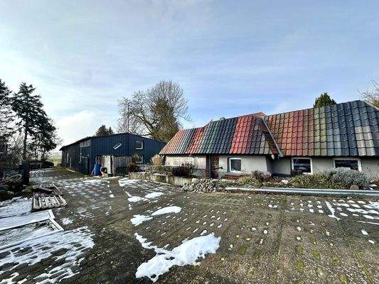 Halle und seperater Keller