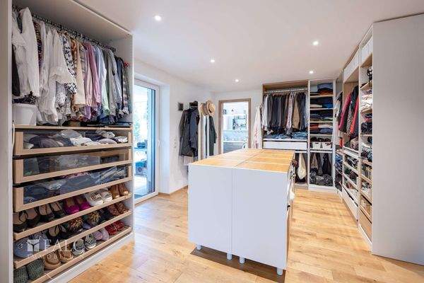 UG Ankleide Blick Bad