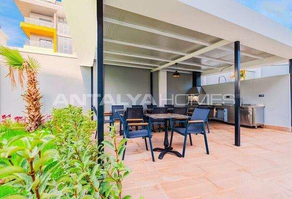 Detached Sea-View House with Private Pool in Alanya