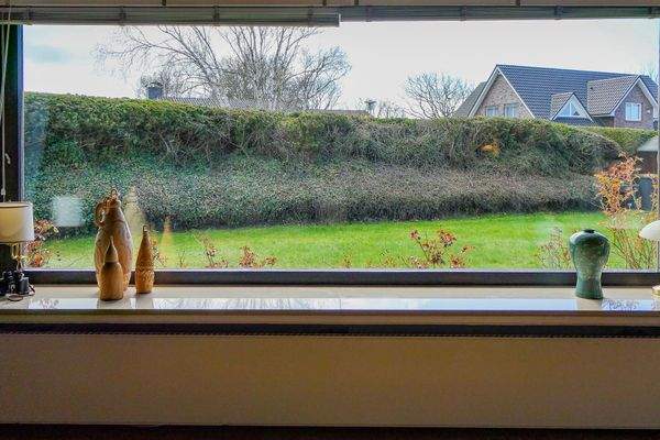 große Fensterfront Wohnzimmer