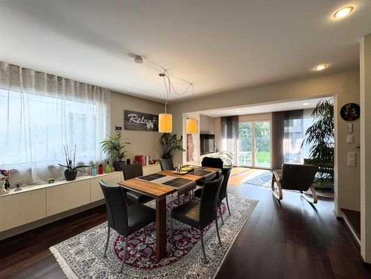 Wohnzimmer / Essbereich