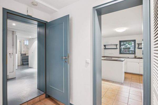 Einliegerwohnung mit Küche im Souterrain