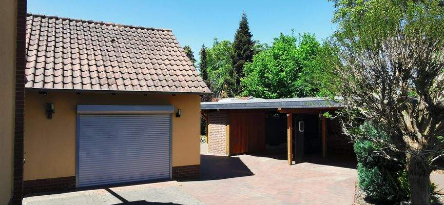 Garage / Carport mit Wallbox