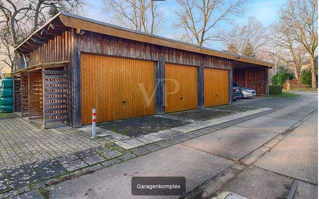 Garage mit Stellplatz.jpg