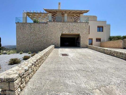 Luxusvilla zum Verkauf in Tsivaras mit Meerblick