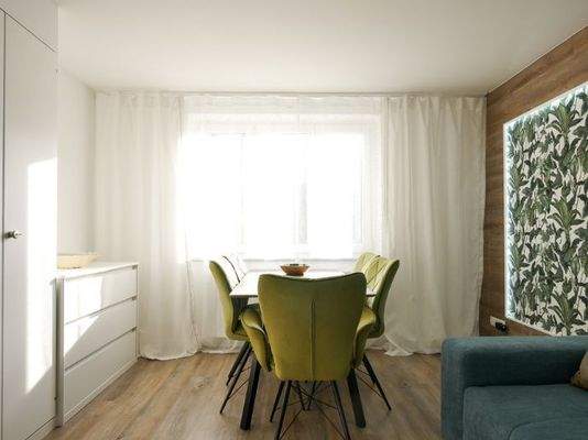 180 Wohnzimmer Tisch1 (1 von 1)