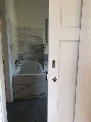 Schiebetür zum Bad 