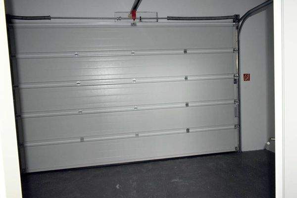 Breites Tor zur Verladerampe