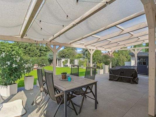 überdachte Terrasse