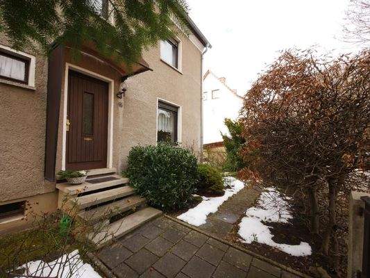  HAUSTÜR / HAUSZUGANG