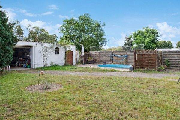 Garten, Pool & Garage