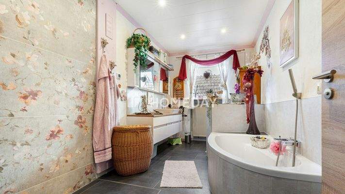 1. OG Badezimmer 2 1