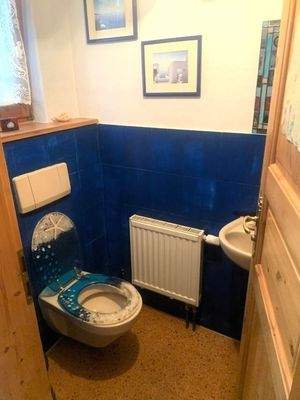 Hauptwohnung Gäste-WC