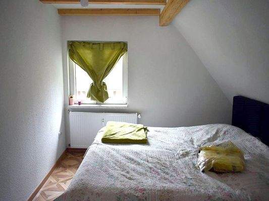 Schlafzimmer DG