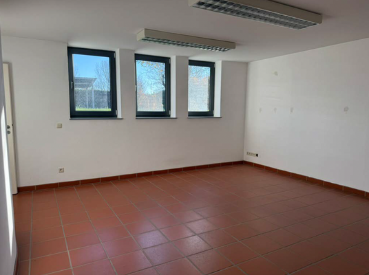 17 - Büro und Wohnzimmer im Untergeschoss.png