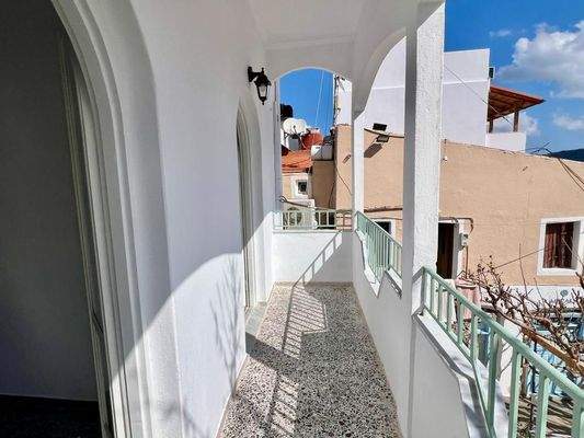 Kreta, Kritsa: Renovierte Wohnung mit Balkon zu verkaufen