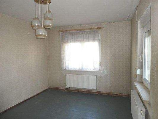 EG: 3x Räume + Flur