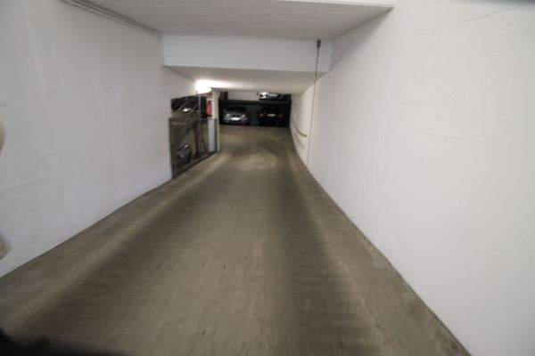 Tiefgarage Einfahrt1