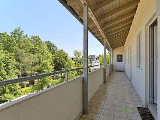 überdachter Eingang