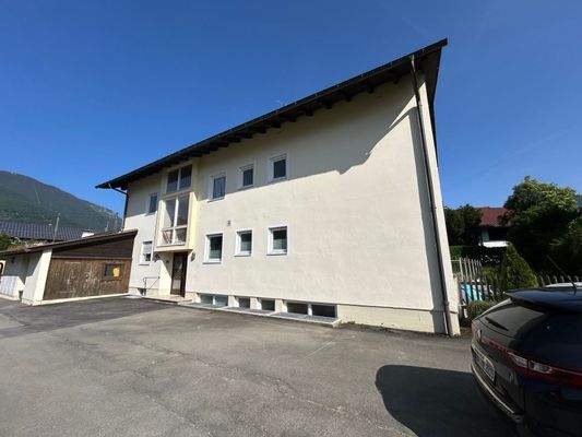 Das Mehrfamilienhaus in der Außenansicht