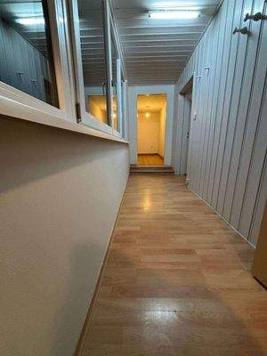 1. OG, links_Flur.JPG